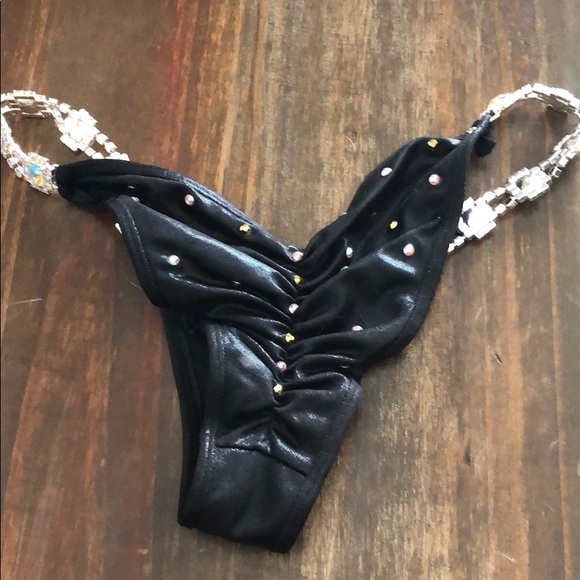 Competition bikini - Picture 4 of 5